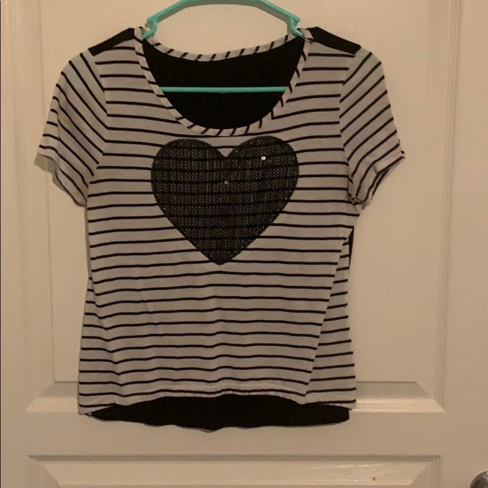Black tee shirt